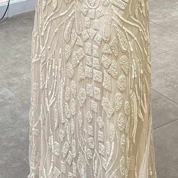 MNM COUTURE GOWN - Picture 3 of 6